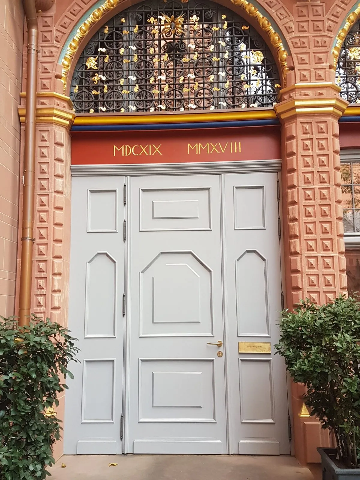 Eingebaute Haustür von RIHA